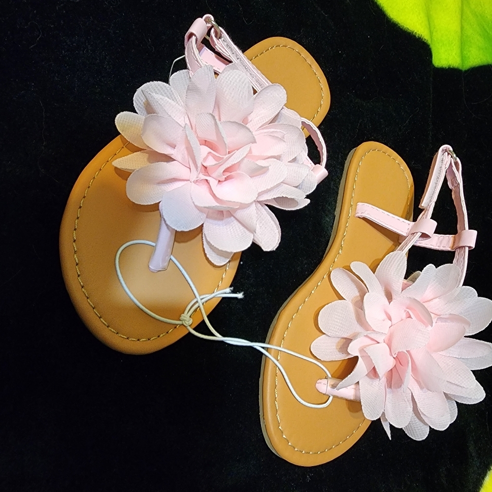 9/10 pink flower sandles toddler girls